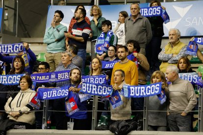 Imagen de aficionados en el Coliseum.
