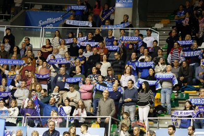 Imagen de aficionados en el Coliseum.