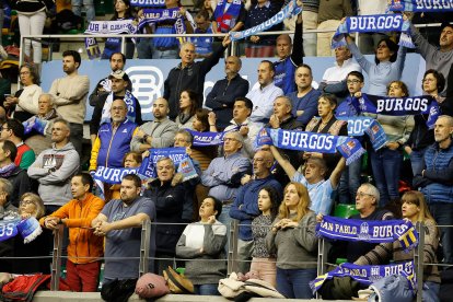 Imagen de aficionados en el Coliseum.