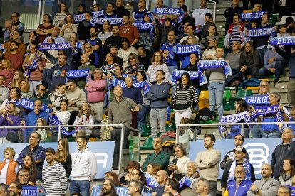 Imagen de aficionados en el Coliseum.
