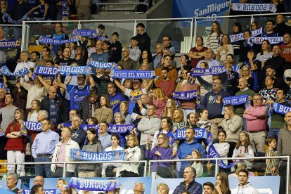 Imagen de aficionados en el Coliseum.