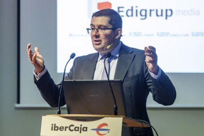 El director general de Economía y Estadística del Banco de España, Ángel Gavilán, durante su intervención en la jornada sobre perspectivas económicas organizada por El Correo de Burgos e Ibercaja.