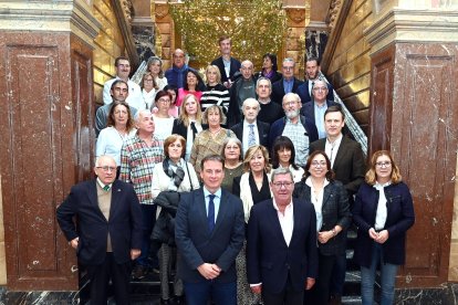 Tradicional foto en la escalinata de la Diputación.