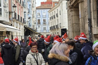 Un momento del 'vermut lotero' del Pez de San Lorenzo y el Encarna’s.