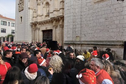 Un momento del 'vermut lotero' del Pez de San Lorenzo y el Encarna’s.