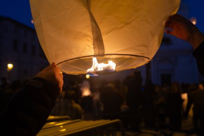 Luces solidarias en respuesta a Proyecto Rubare.