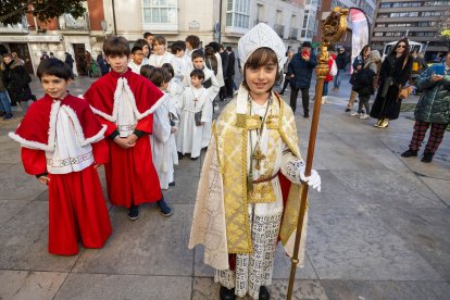 Junto a sus compañeros de Cortejo, antes de comenzar el paseo.