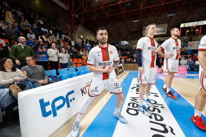 Imagen del partido entre el Silbö San Pablo Burgos y el Grupo Ureta Tizona Burgos.