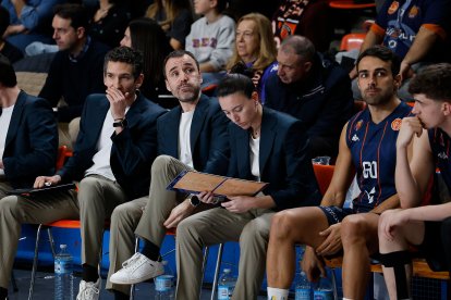 Imagen del partido entre el Silbö San Pablo Burgos y el Grupo Ureta Tizona Burgos.