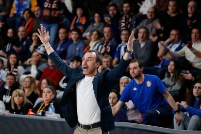 Imagen del partido entre el Silbö San Pablo Burgos y el Grupo Ureta Tizona Burgos.