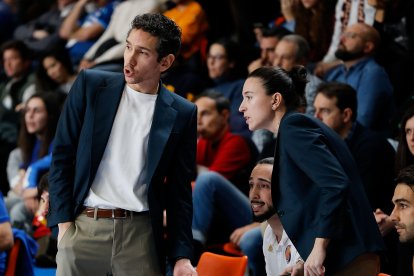 Imagen del partido entre el Silbö San Pablo Burgos y el Grupo Ureta Tizona Burgos.