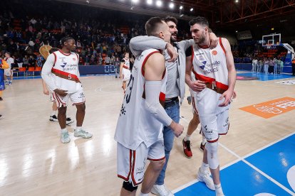 Imagen del partido entre el Silbö San Pablo Burgos y el Grupo Ureta Tizona Burgos.