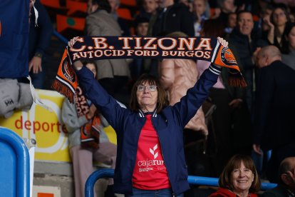 Imagen del partido entre el Silbö San Pablo Burgos y el Grupo Ureta Tizona Burgos.