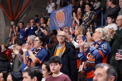 Imagen del partido entre el Silbö San Pablo Burgos y el Grupo Ureta Tizona Burgos.