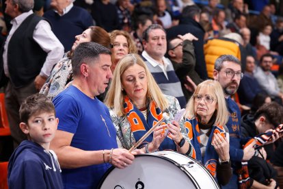 Imagen del partido entre el Silbö San Pablo Burgos y el Grupo Ureta Tizona Burgos.