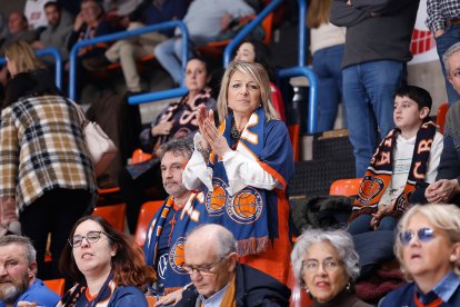 Imagen del partido entre el Silbö San Pablo Burgos y el Grupo Ureta Tizona Burgos.