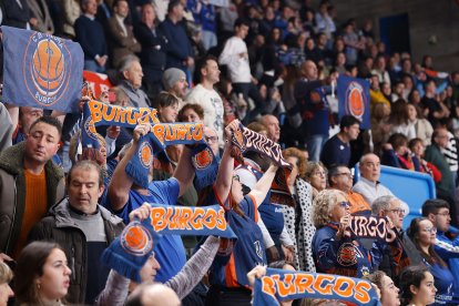 Imagen del partido entre el Silbö San Pablo Burgos y el Grupo Ureta Tizona Burgos.
