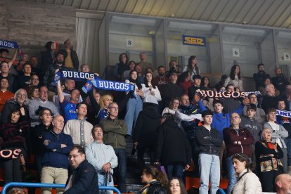 Imagen del partido entre el Silbö San Pablo Burgos y el Grupo Ureta Tizona Burgos.