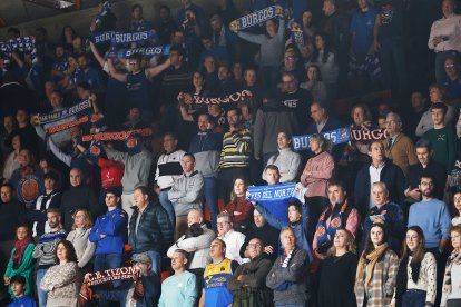 Imagen del partido entre el Silbö San Pablo Burgos y el Grupo Ureta Tizona Burgos.