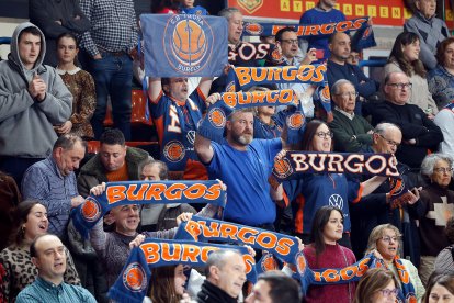 Imagen del partido entre el Silbö San Pablo Burgos y el Grupo Ureta Tizona Burgos.