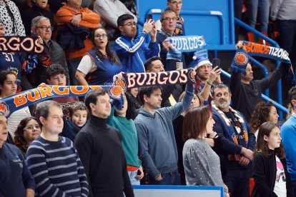 Imagen del partido entre el Silbö San Pablo Burgos y el Grupo Ureta Tizona Burgos.