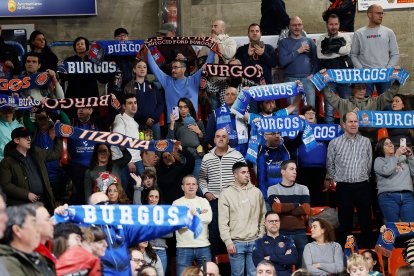 Imagen del partido entre el Silbö San Pablo Burgos y el Grupo Ureta Tizona Burgos.