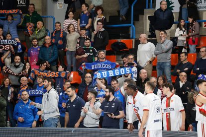 Imagen del partido entre el Silbö San Pablo Burgos y el Grupo Ureta Tizona Burgos.
