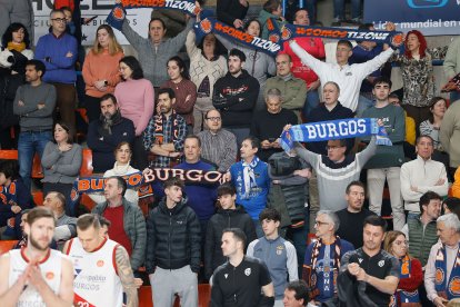 Imagen del partido entre el Silbö San Pablo Burgos y el Grupo Ureta Tizona Burgos.