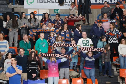 Imagen del partido entre el Silbö San Pablo Burgos y el Grupo Ureta Tizona Burgos.