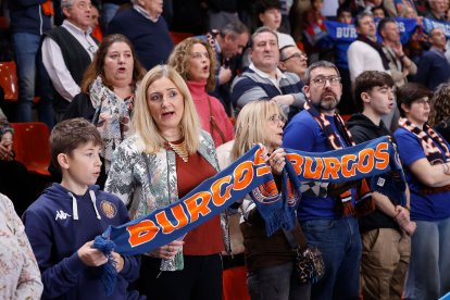 Imagen del partido entre el Silbö San Pablo Burgos y el Grupo Ureta Tizona Burgos.