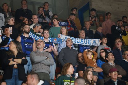 Imagen del partido entre el Silbö San Pablo Burgos y el Grupo Ureta Tizona Burgos.