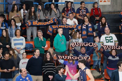 Imagen del partido entre el Silbö San Pablo Burgos y el Grupo Ureta Tizona Burgos.