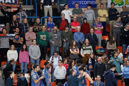 Imagen del partido entre el Silbö San Pablo Burgos y el Grupo Ureta Tizona Burgos.