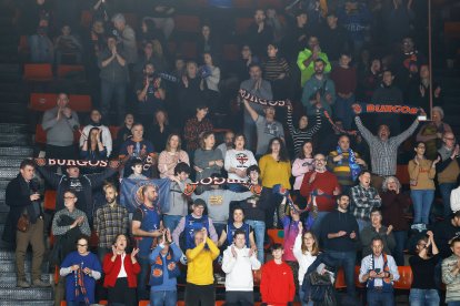 Imagen del partido entre el Silbö San Pablo Burgos y el Grupo Ureta Tizona Burgos.