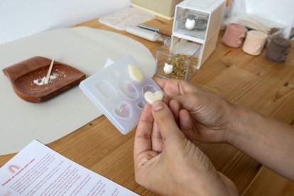 Tu joya de leche materna como la del vestido de Cristina Pedroche, paso a paso.