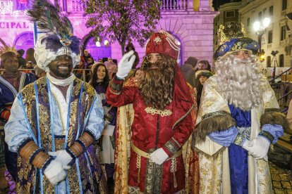 Cabalgata de los Reyes Magos en Burgos 2025.