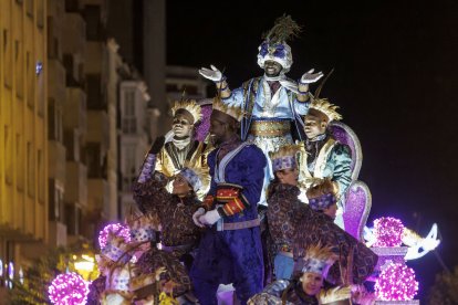 Cabalgata de los Reyes Magos en Burgos 2025.