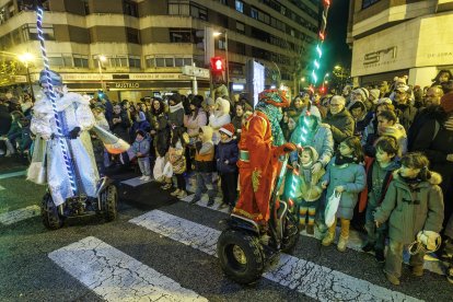 Cabalgata de los Reyes Magos en Burgos 2025.