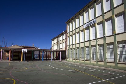 Colegio Marceliano Santamaría, cerrado desde junio de 2022.