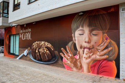 Mural de Christian Sasa en el local de Los Bizcochos de Carol.