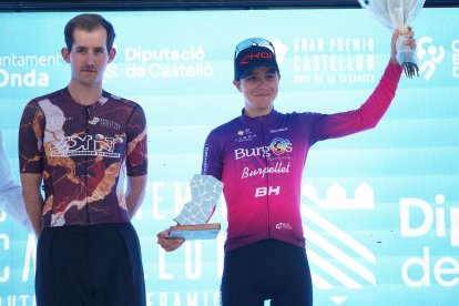 Carlos García, en el podio como ganador de la montaña.