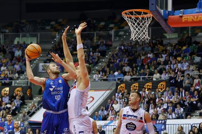El Silbö San Pablo Burgos estrena el año con título.