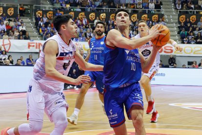 El Silbö San Pablo Burgos estrena el año con título.
