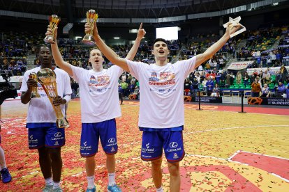 El Silbö San Pablo Burgos estrena el año con título.