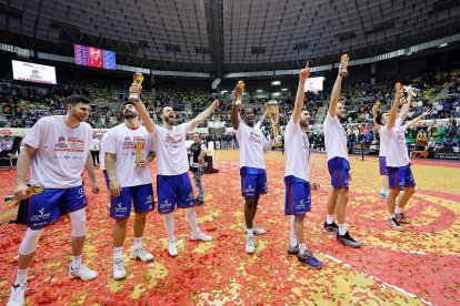 El Silbö San Pablo Burgos estrena el año con título.
