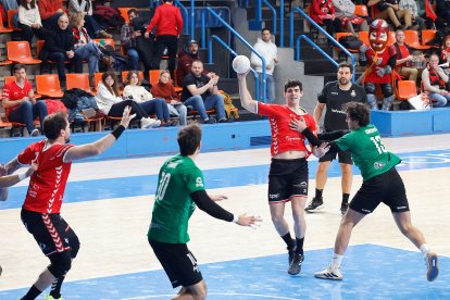 Imagen del partido entre el UBU San Pablo Burgos y el Proin Sevilla.
