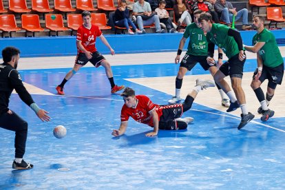 Imagen del partido entre el UBU San Pablo Burgos y el Proin Sevilla.