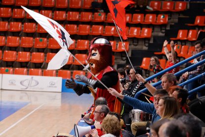 Imagen del partido entre el UBU San Pablo Burgos y el Proin Sevilla.
