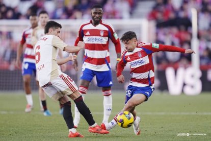 Imagen del partido entre el Granada y el Mirandés.