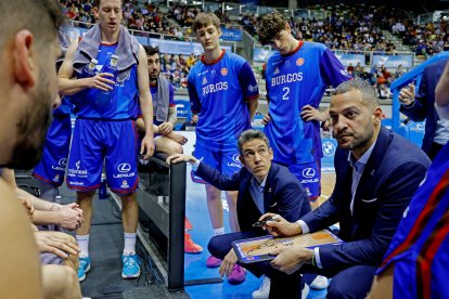 Imagen del partido entre el Silbö San Pablo Burgos y Morón.